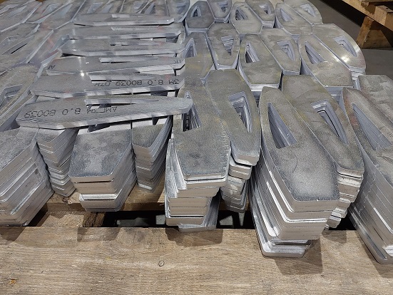 Алюминиевые комплектующие с помощью лазерной резки завод СТиВ