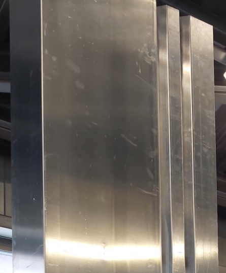 Металлические фасадные кассеты высокие с вентиляционными решетками на заказ от завода СТиВ