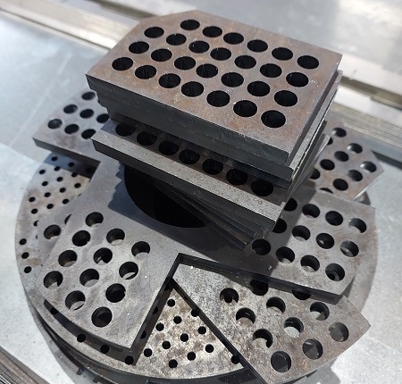 Изделия из перфорированной углеродистой стали: детали толщиной 8 мм