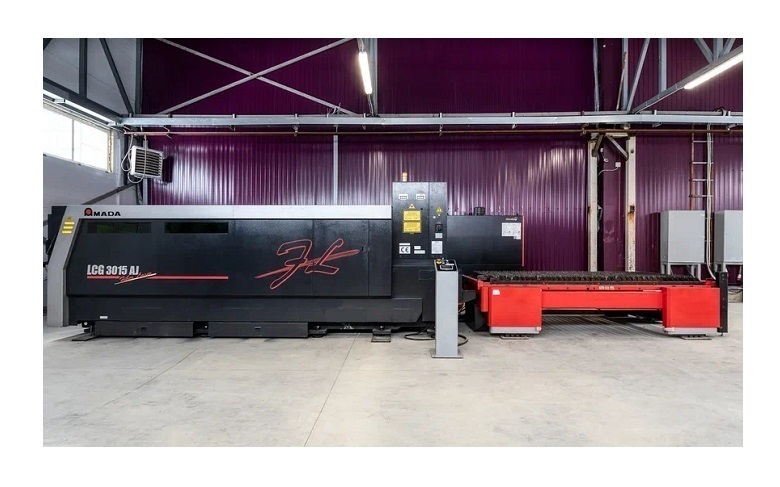 Лазерный комплекс AMADA-LCG-3015-AJ резка нержавейки на заводе СТиВ