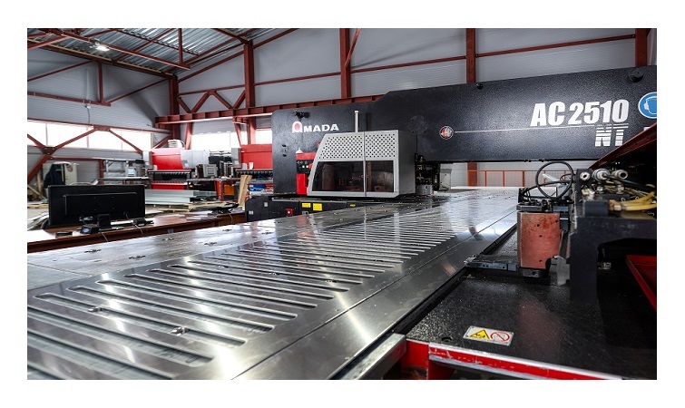 Станок AMADA-AC2510NT для изготовления перфорированных листов RV1.5-3 на заводе СТиВ